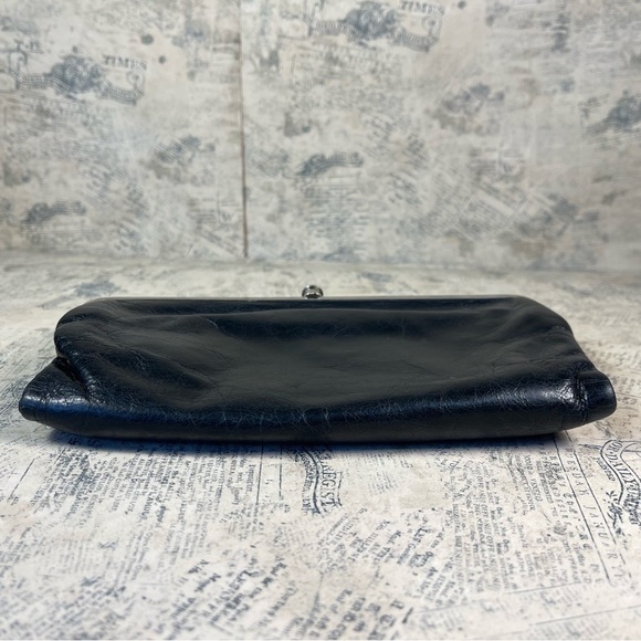HOBO Lauren clutch wallet black leather - Picture 5 of 12